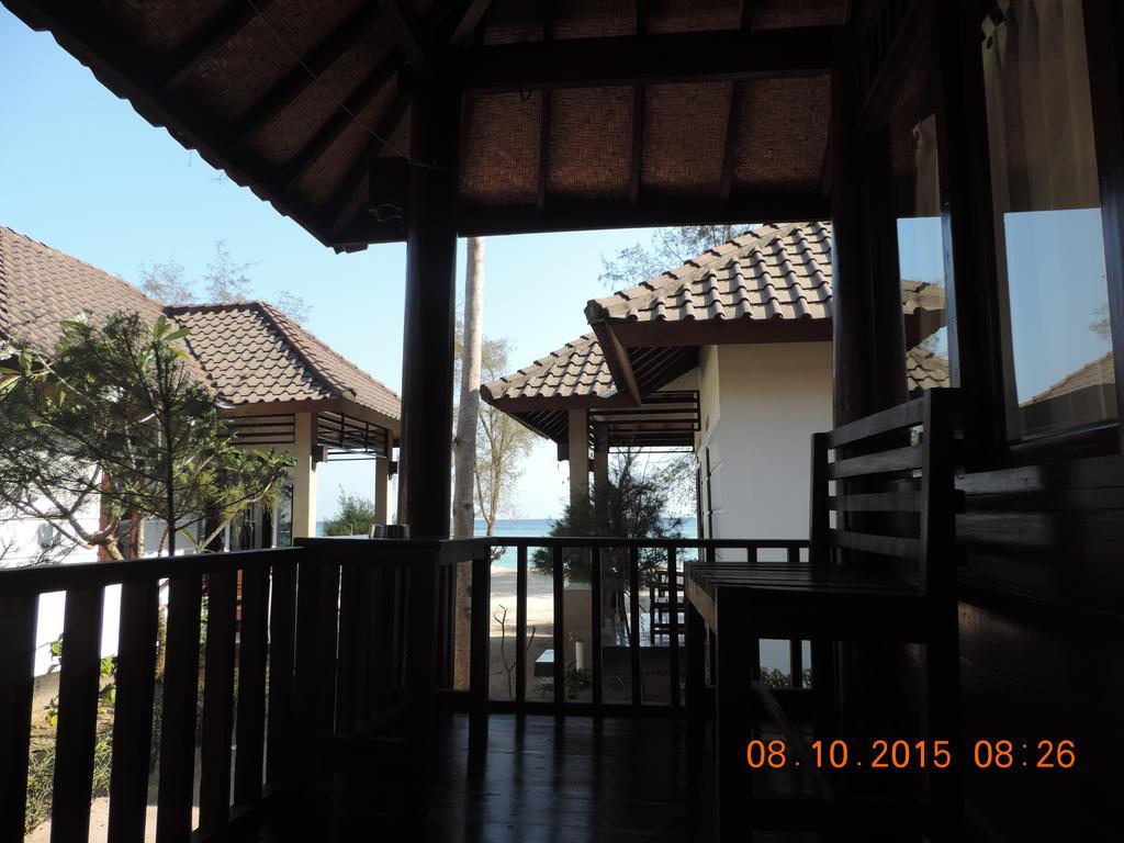 Yaya Bungalows Blue Coral Gili Meno Room photo